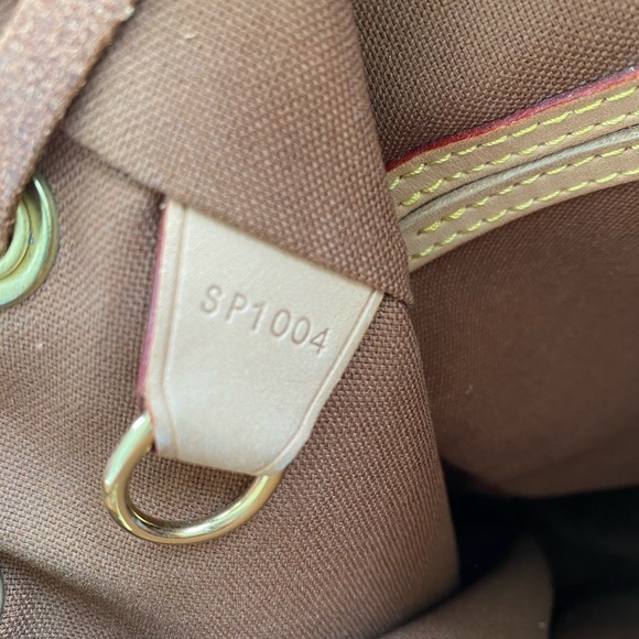 Louis Vuitton medium back pack - Picture 7 of 8